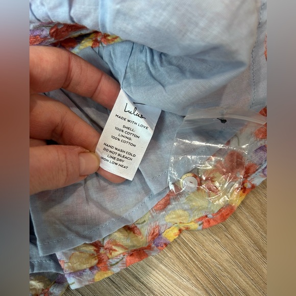 Lulu’s Peplum Top NWT Flirtatious Blooms Multi Floral Ruffled Sleevelees S - Picture 6 of 8